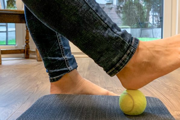 Tik am Tibarg > MareiSchachschneider > Tragende Rolle > Impulsraum_Fueße > 1000x399